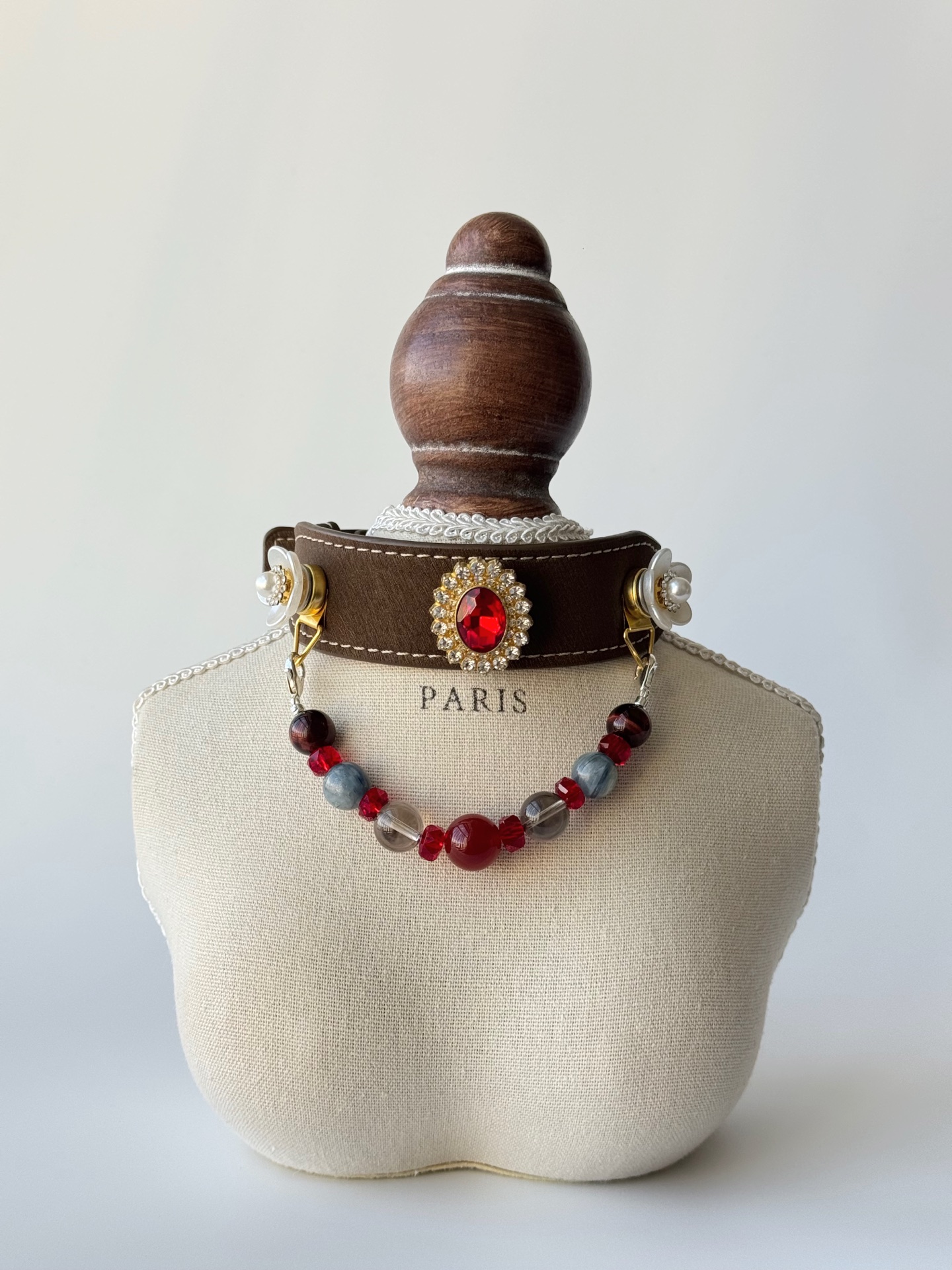 Pet Crystal Collar 12mm Red Agate ➕ 10mm Tea Crystal ➕ 10mm Blue Crystal ➕ 10mm Red Tiger Eye ➕ 8mm Ruby Cut Surface